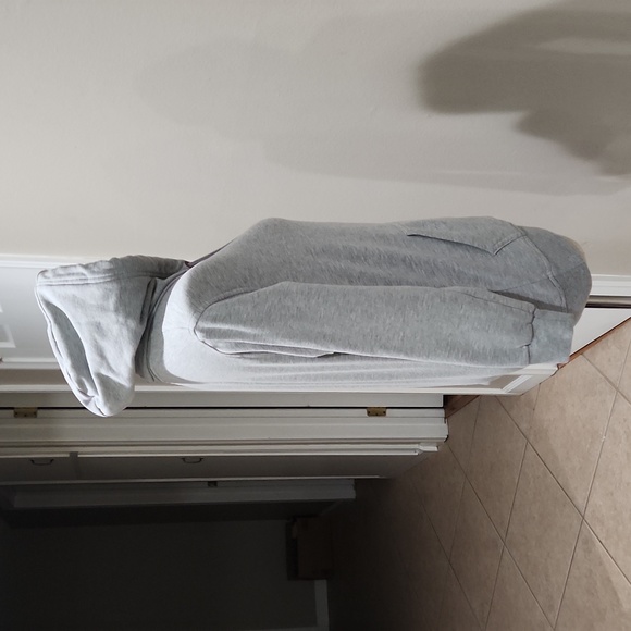 EUC Gray North Face Hoodie- Size Small - Picture 4 of 7